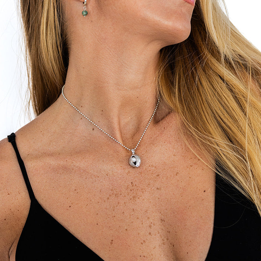 Guardiana de la inocencia plata 925 con perla - Grata intentional jewelry